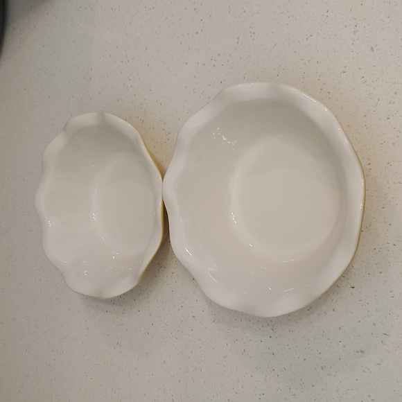 Emile Henry 5 inch Pie Baking Plate Yellow France Set of 2 - Picture 6 of 7